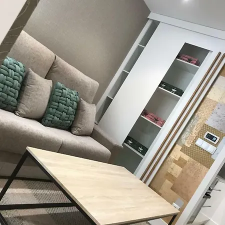 Estudio Outon 2 * Muros